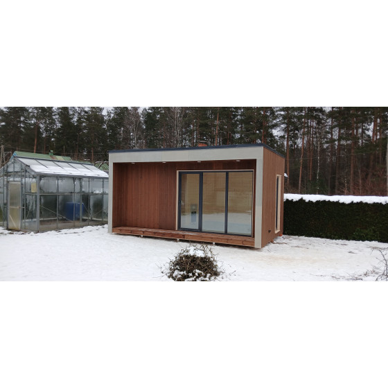 Gatava moduļu pirts 3 x 5.5m ar parapeta jumtu un termokoka apdari